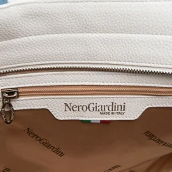 Women NeroGiardini White Tote Bag