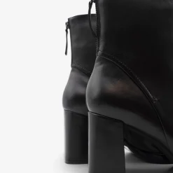 Women Regarde Le Ciel Analisa Black Ankle Boot