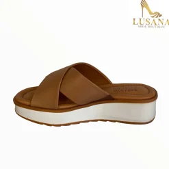 Women Regarde Le Ciel Kiara Slider