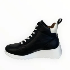 Women Wonders Hi Top Trainer