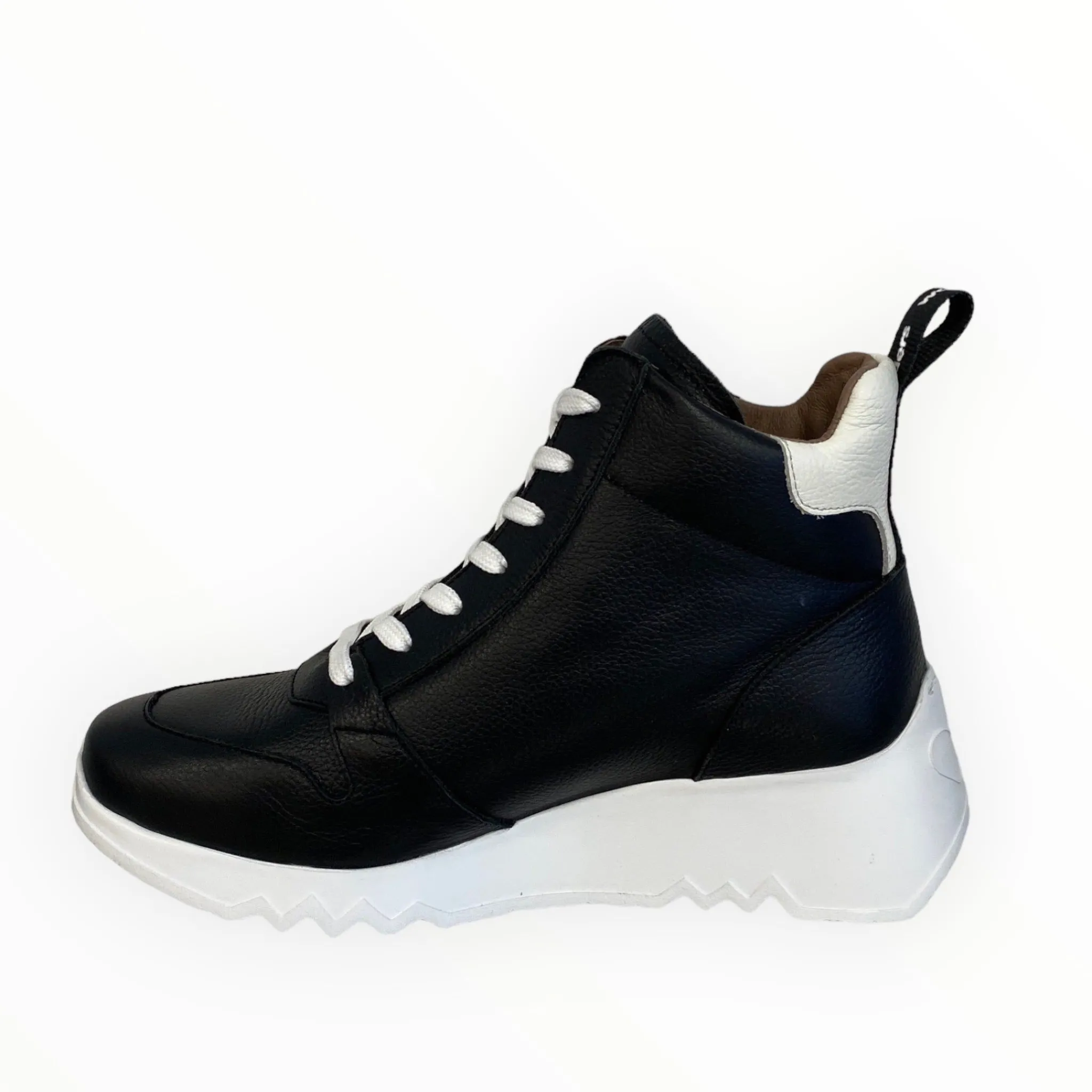 Women Wonders Hi Top Trainer